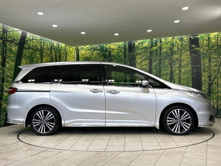 2015 Honda Odyssey DBA-RC1 (UW-6a37569428864)[10]