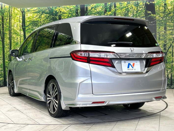 2015 Honda Odyssey DBA-RC1 (UW-6a37569428864)[7]