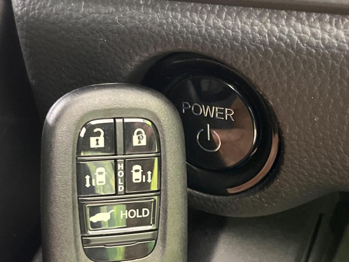 2023 Honda Step Wagon 6AA-RP8 (UW-6a375698d6b1e)[18]