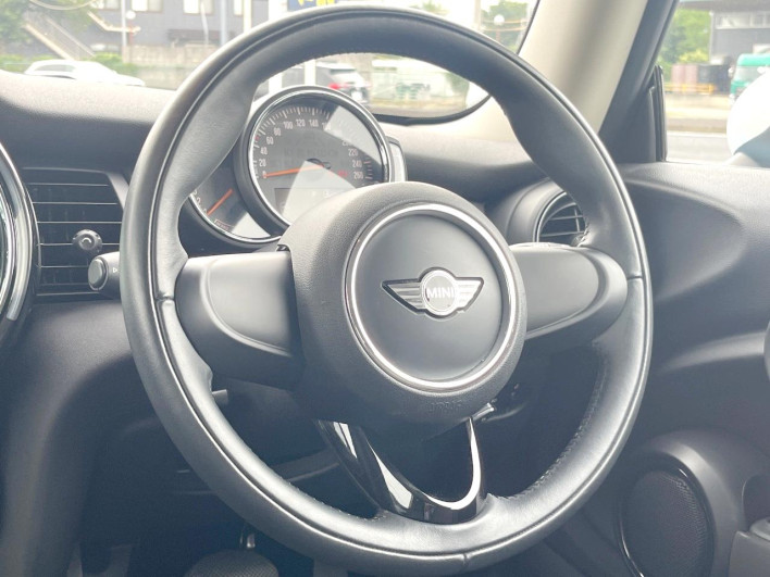2018 Rover Mini DBA-XM15 (UW-6a3756d56f7b1)[20]
