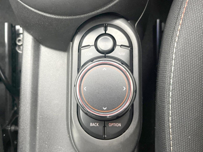 2019 Rover Mini LDA-XN15M (UW-6a3756d5acacf)[15]