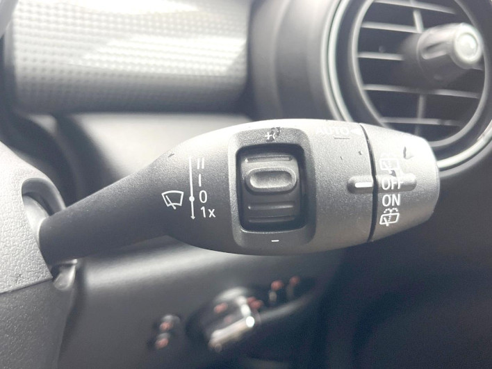 2019 Rover Mini LDA-XN15M (UW-6a3756d5acacf)[7]