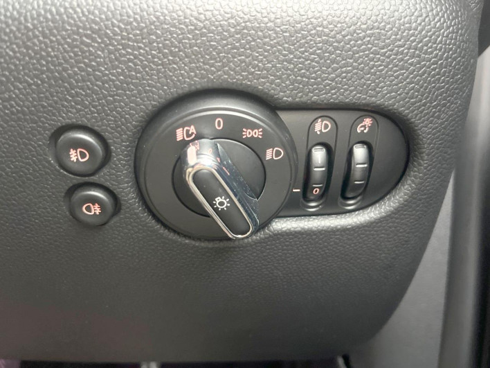 2019 Rover Mini LDA-XN15M (UW-6a3756d5acacf)[6]