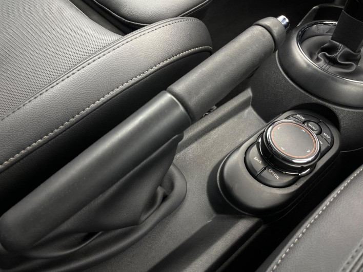 2019 Rover Mini DBA-XR15M (UW-6a3756d6dab7f)[22]
