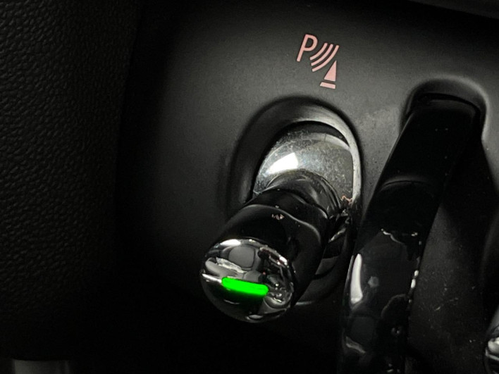 2019 Rover Mini DBA-XR15M (UW-6a3756d6dab7f)[18]