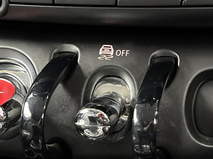 2019 Rover Mini DBA-XR15M (UW-6a3756d6dab7f)[15]