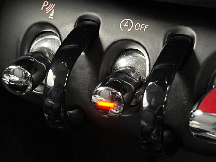 2019 Rover Mini DBA-XR15M (UW-6a3756d6dab7f)[17]