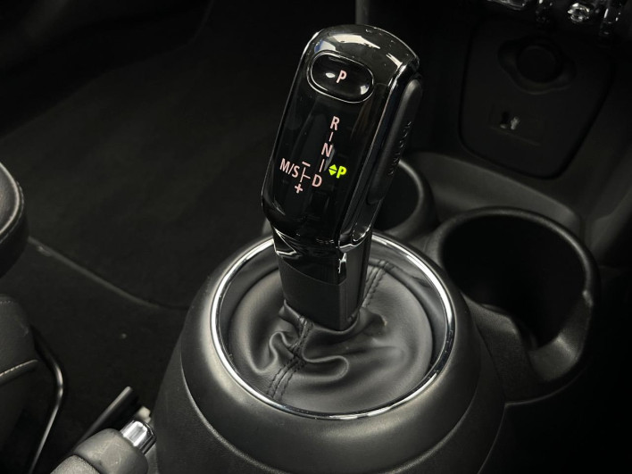 2019 Rover Mini DBA-XR15M (UW-6a3756d6dab7f)[19]