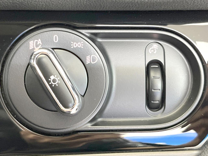 2019 Rover Mini LDA-YT20 (UW-6a3756d83dba7)[26]