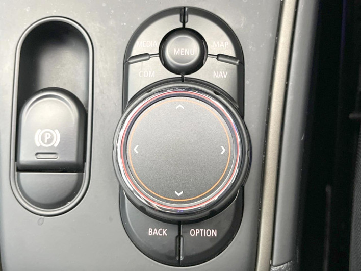 2019 Rover Mini LDA-YT20 (UW-6a3756d83dba7)[19]