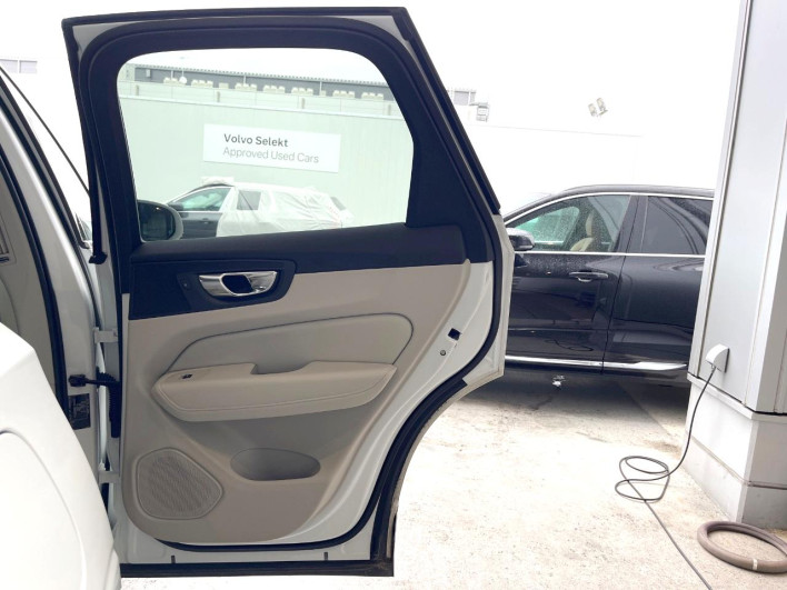 2020 Volvo XC60 LDA-UD4204TXC (UW-6a3756dabc971)[10]