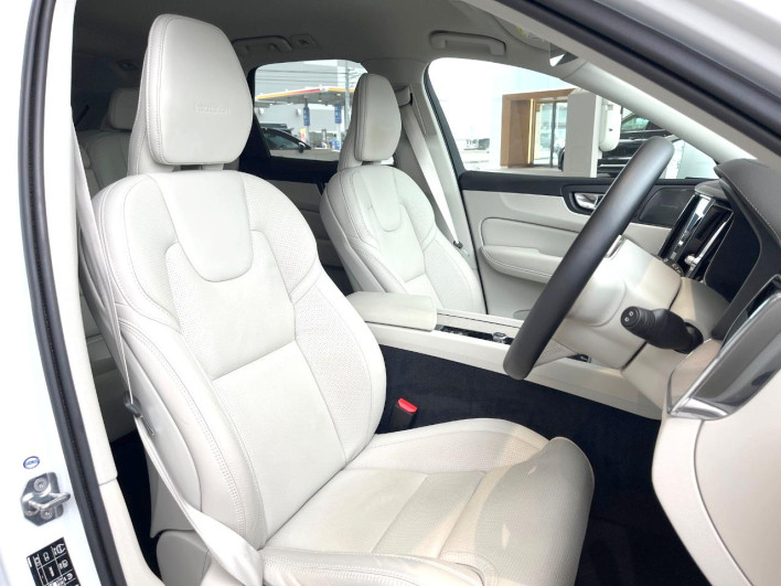 2020 Volvo XC60 LDA-UD4204TXC (UW-6a3756dabc971)[9]