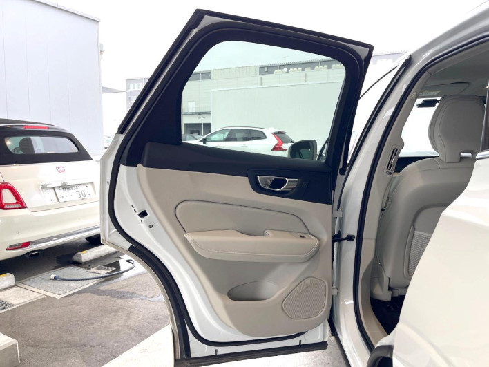 2020 Volvo XC60 LDA-UD4204TXC (UW-6a3756dabc971)[16]