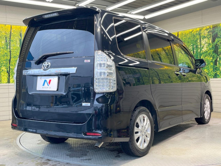 2011 Toyota Noah DBA-ZRR70W (UW-6a3756e31da6b)[23]