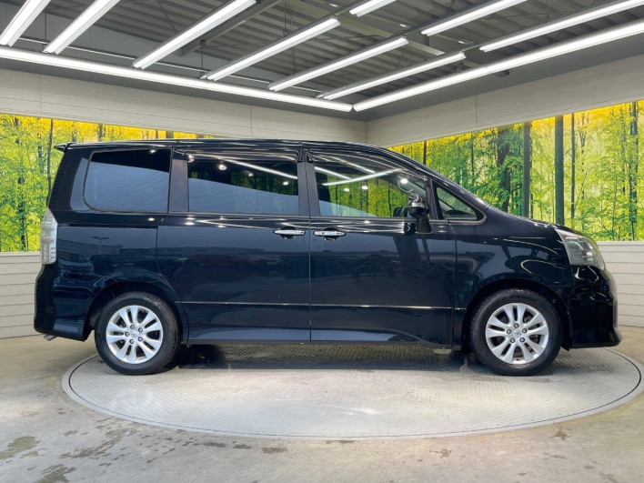 2011 Toyota Noah DBA-ZRR70W (UW-6a3756e31da6b)[22]
