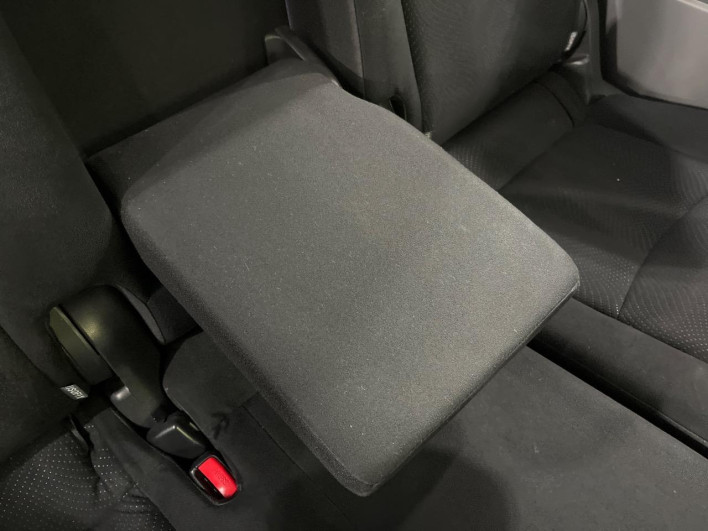 2014 Toyota Prius α DAA-ZVW41W (UW-6a3756f863fd4)[28]
