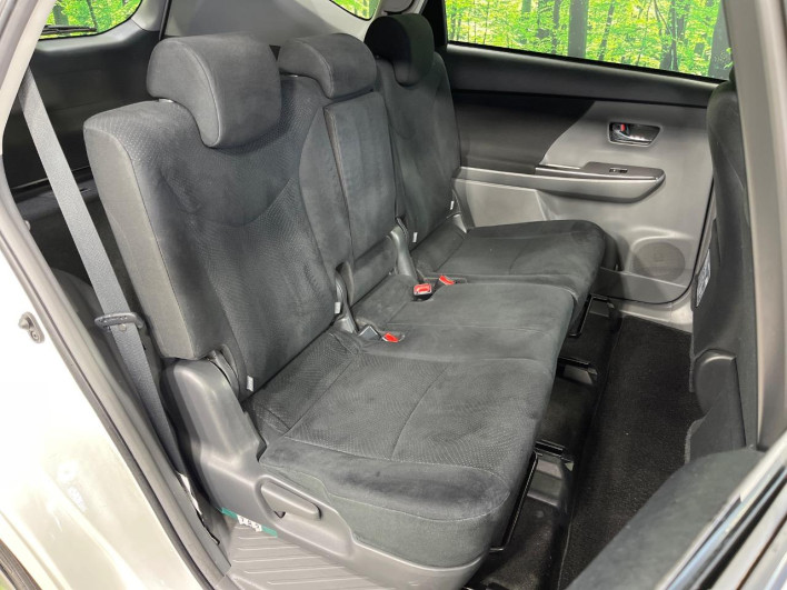 2014 Toyota Prius α DAA-ZVW41W (UW-6a3756f863fd4)[7]