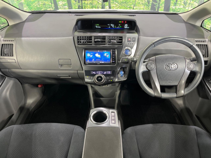 2014 Toyota Prius α DAA-ZVW41W (UW-6a3756f863fd4)[29]