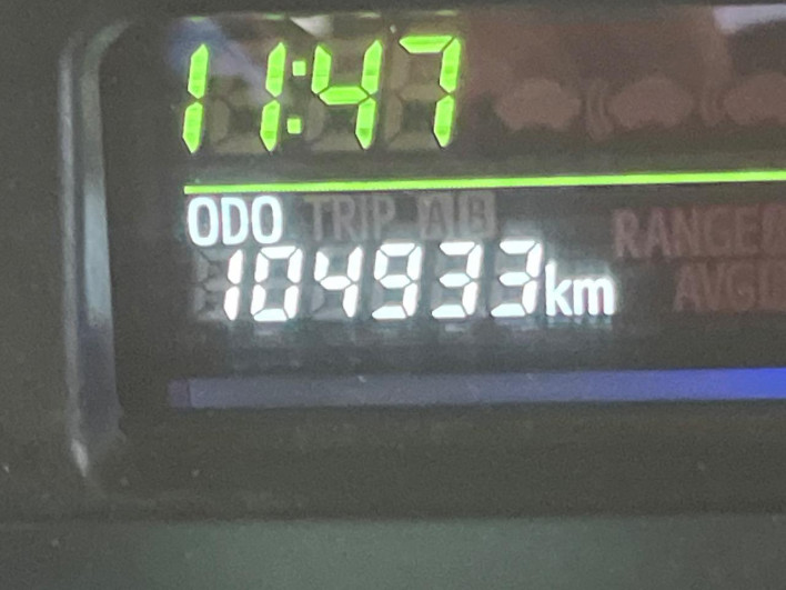 2014 Toyota Prius α DAA-ZVW41W (UW-6a3756f863fd4)[2]