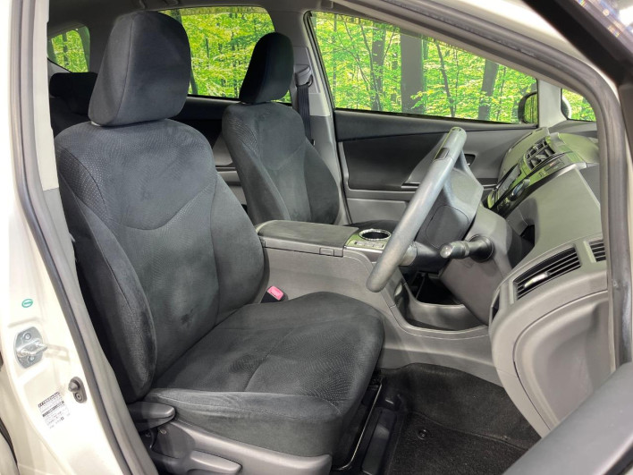 2014 Toyota Prius α DAA-ZVW41W (UW-6a3756f863fd4)[6]