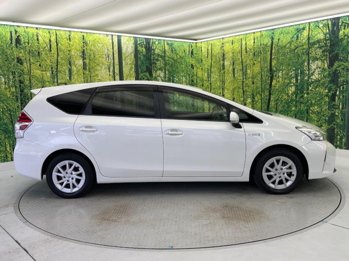 2015 Toyota Prius α DAA-ZVW41W (UW-6a3756f90c172)[7]