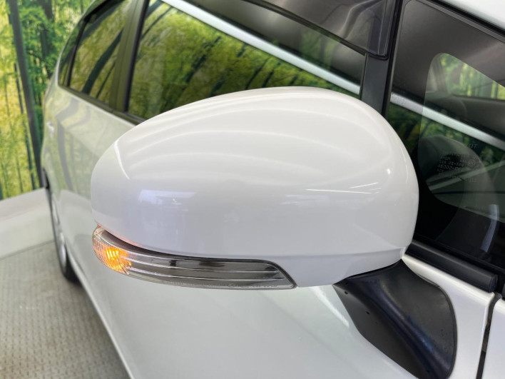 2015 Toyota Prius α DAA-ZVW41W (UW-6a3756f90c172)[14]