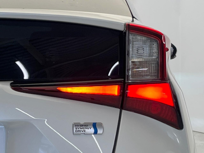 2020 Toyota Prius 6AA-ZVW51 (UW-6a3756feebd63)[21]