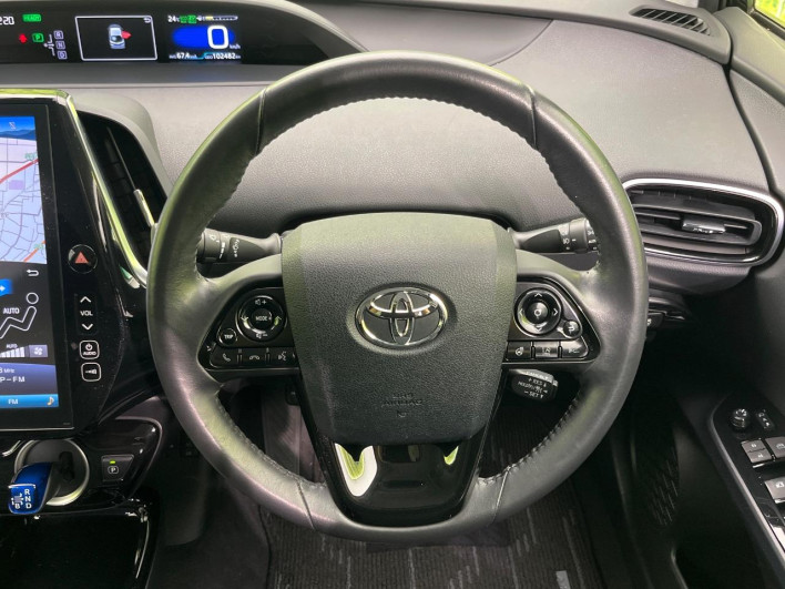 2017 Toyota Prius PHV DLA-ZVW52 (UW-6a375700b7e51)[29]