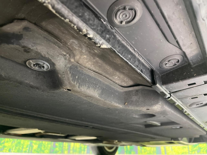 2017 Toyota Prius PHV DLA-ZVW52 (UW-6a375700b7e51)[23]