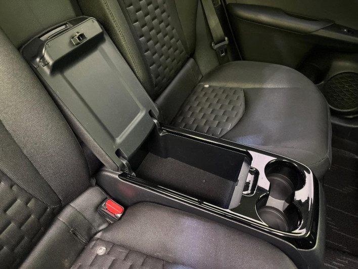 2017 Toyota Prius PHV DLA-ZVW52 (UW-6a375700b7e51)[27]