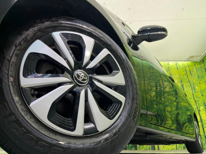 2017 Toyota Prius PHV DLA-ZVW52 (UW-6a375700b7e51)[17]