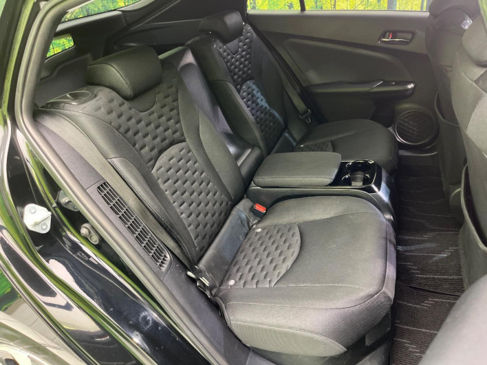 2017 Toyota Prius PHV DLA-ZVW52 (UW-6a375700b7e51)[25]