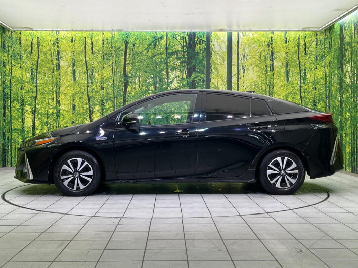 2017 Toyota Prius PHV DLA-ZVW52 (UW-6a375700b7e51)[7]