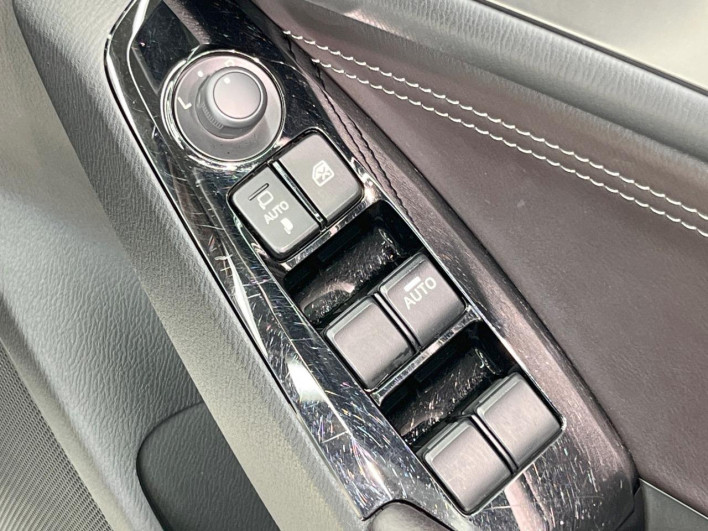 2018 Mazda Axela Sports LDA-BM2FS (UW-6a3b49e618a7c)[26]