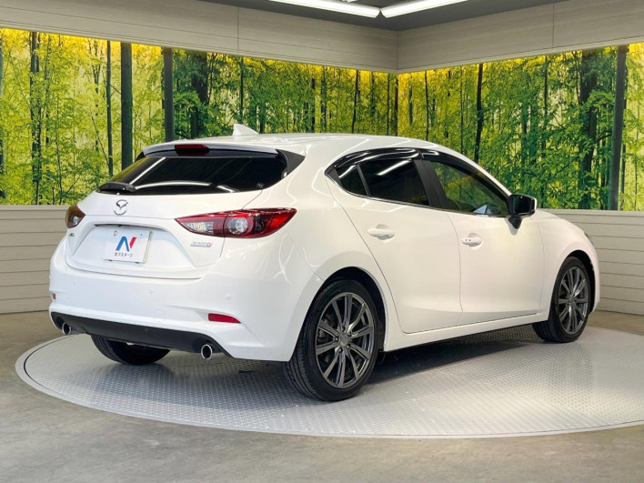 2018 Mazda Axela Sports LDA-BM2FS (UW-6a3b49e618a7c)[17]