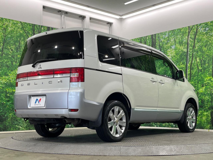 2011 Mitsubishi Delica D:5 DBA-CV5W (UW-6a3b49ef839e2)[27]