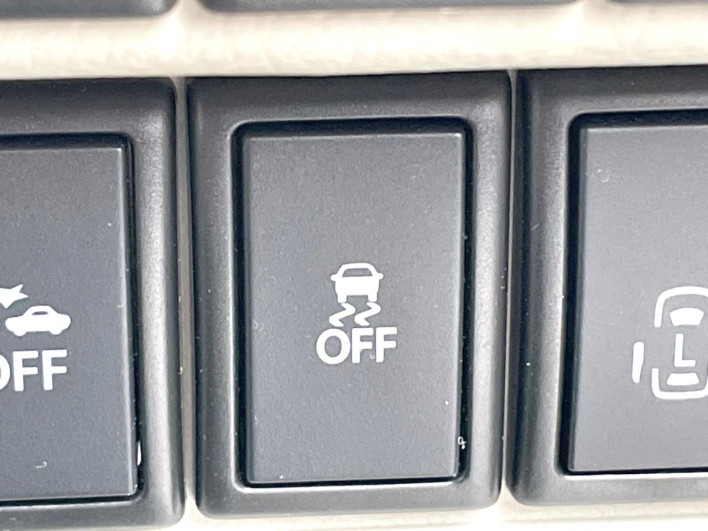 2015 Suzuki Every Wagon ABA-DA17W (UW-6a3b49f265524)[29]