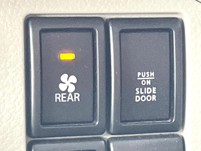2015 Suzuki Every Wagon ABA-DA17W (UW-6a3b49f265524)[20]
