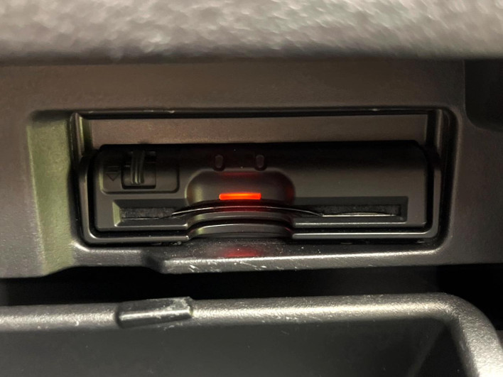 2017 Nissan Serena DAA-GFC27 (UW-6a3b4a13dde83)[12]