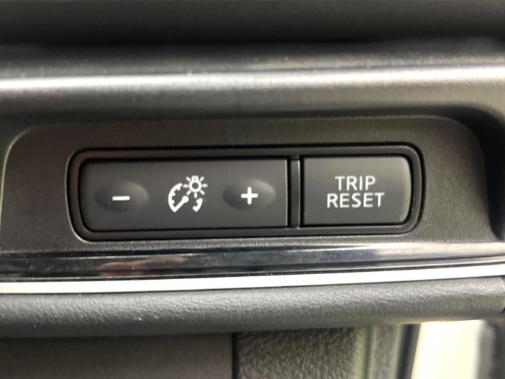 2017 Nissan Serena DAA-GFC27 (UW-6a3b4a13dde83)[8]