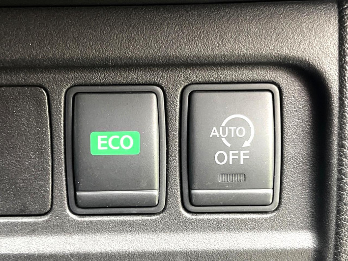 2017 Nissan Serena DAA-GFC27 (UW-6a3b4a13dde83)[9]