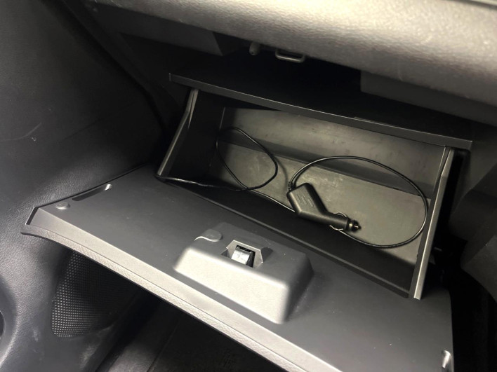 2017 Nissan Serena DAA-GFC27 (UW-6a3b4a13dde83)[22]