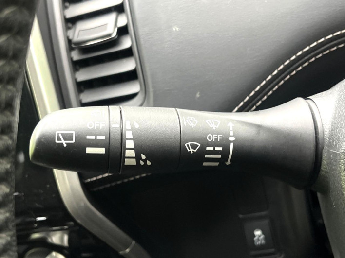 2017 Nissan Serena DAA-GFC27 (UW-6a3b4a13dde83)[16]