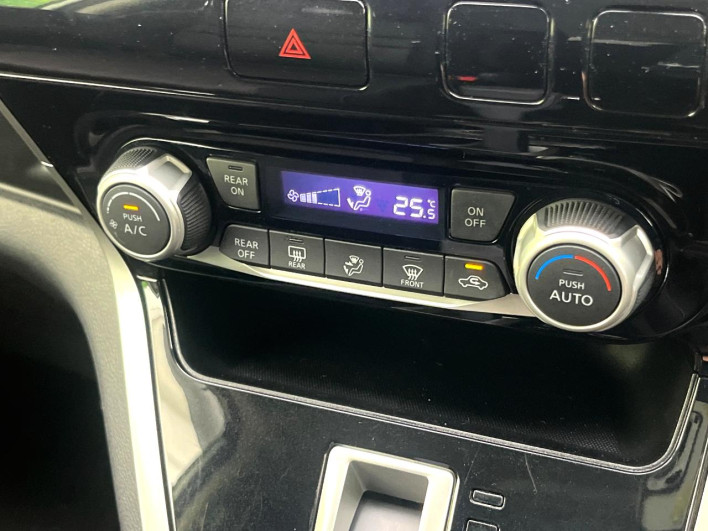 2017 Nissan Serena DAA-GFC27 (UW-6a3b4a13dde83)[19]