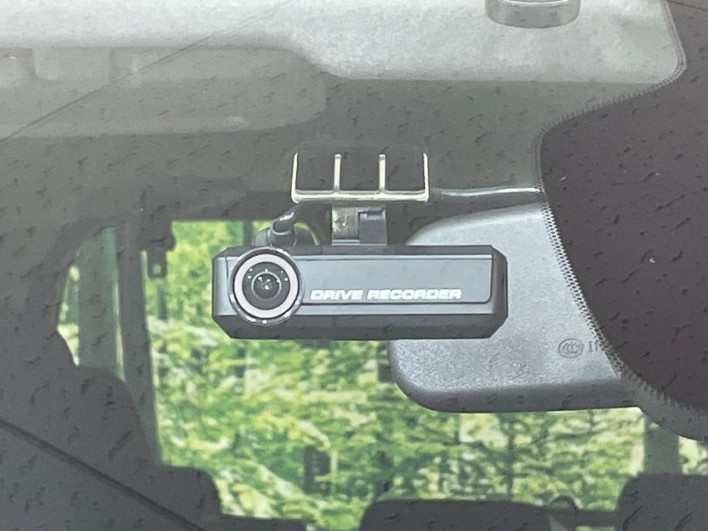 2017 Nissan Serena DAA-GFC27 (UW-6a3b4a13e6fda)[15]