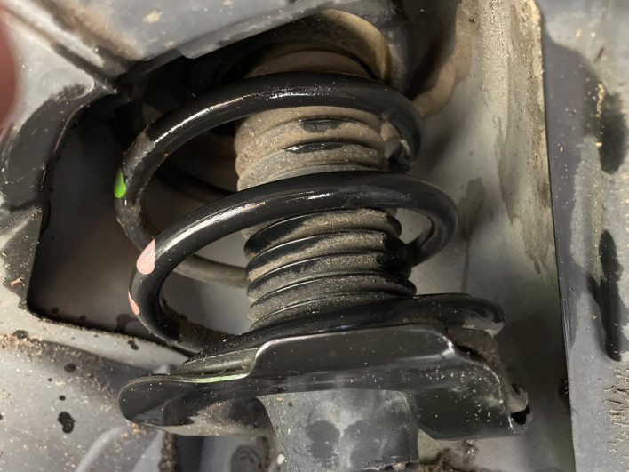 2017 Nissan Serena DAA-GFC27 (UW-6a3b4a13e6fda)[18]