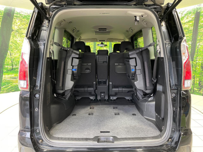 2017 Nissan Serena DAA-GFC27 (UW-6a3b4a13e6fda)[28]