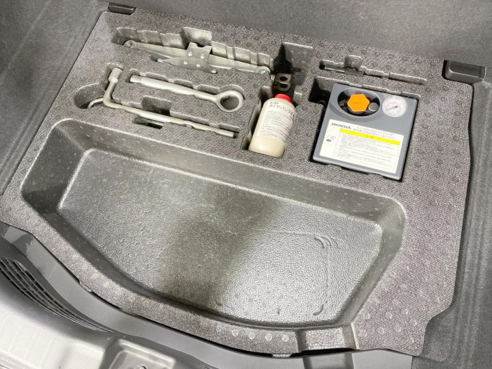 2017 Honda Fit DBA-GK4 (UW-6a3b4a1cb8a23)[7]