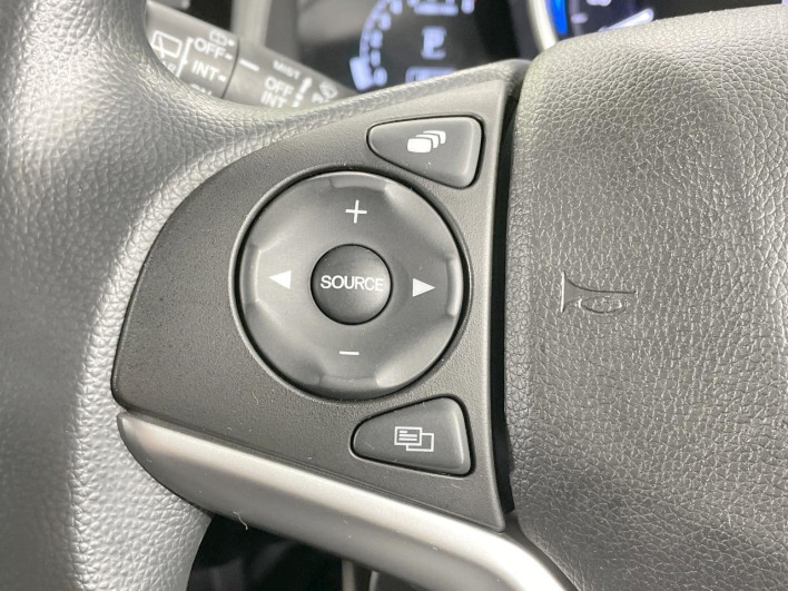 2017 Honda Fit DBA-GK4 (UW-6a3b4a1cb8a23)[25]