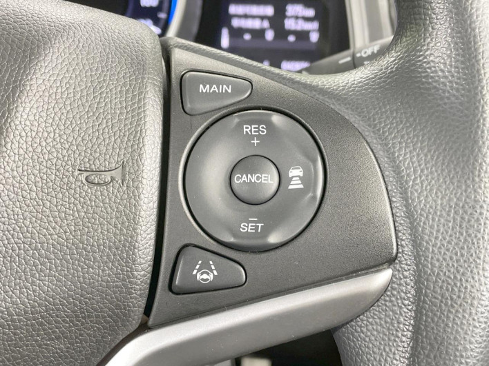 2017 Honda Fit DBA-GK4 (UW-6a3b4a1cb8a23)[26]